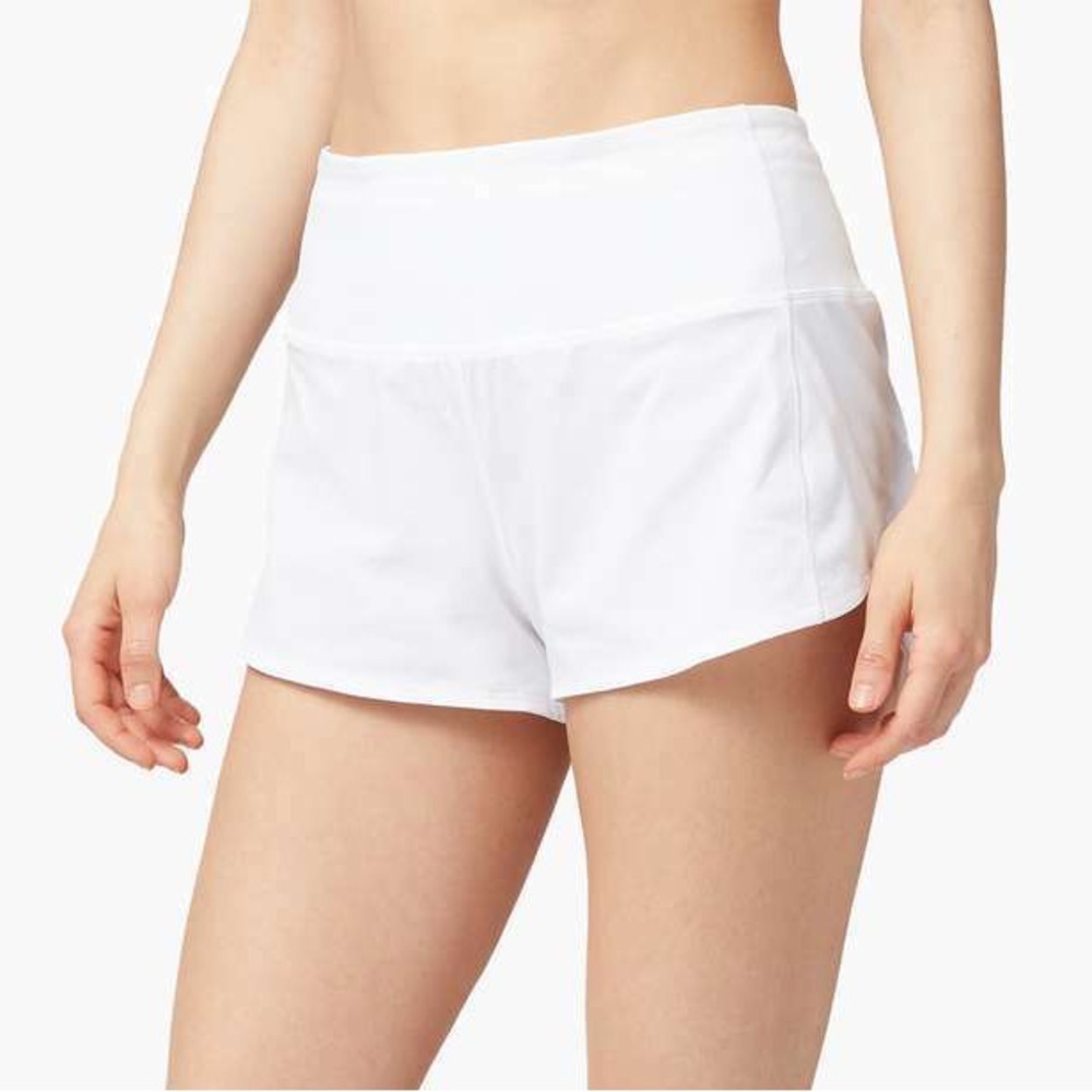 LULULEMON WHITE SPEED UP SHORTS NORMAL RISE 2.5 INSEAM size: 0